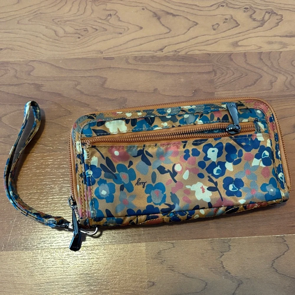 Floral Lug Nylon Wristlet Wallet - Picture 4 of 5